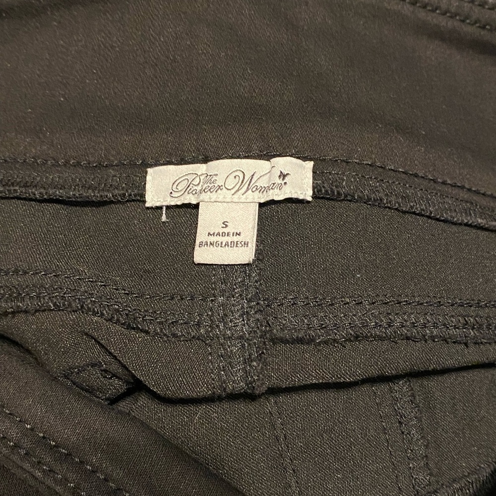 3/$15 The Pioneer Woman Pull-On Embroidered Floral Bootcut Jeans Size Small NWOT - Picture 7 of 9